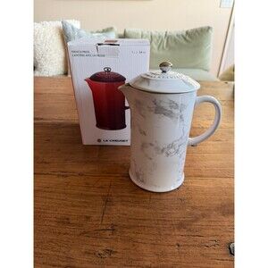 Le Creuset Stoneware Classic 34 oz 1 Liter French Press Marble White NEW